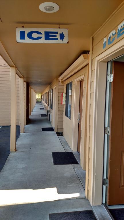 Lewis River Inn Вудленд Экстерьер фото