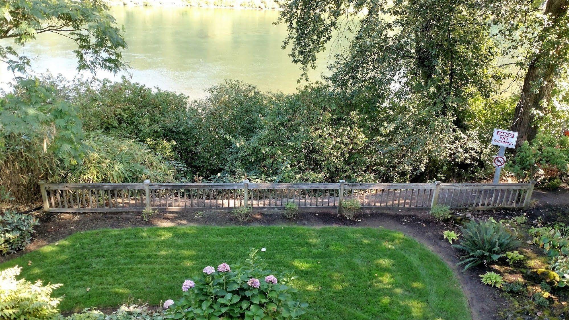 Lewis River Inn Вудленд Экстерьер фото